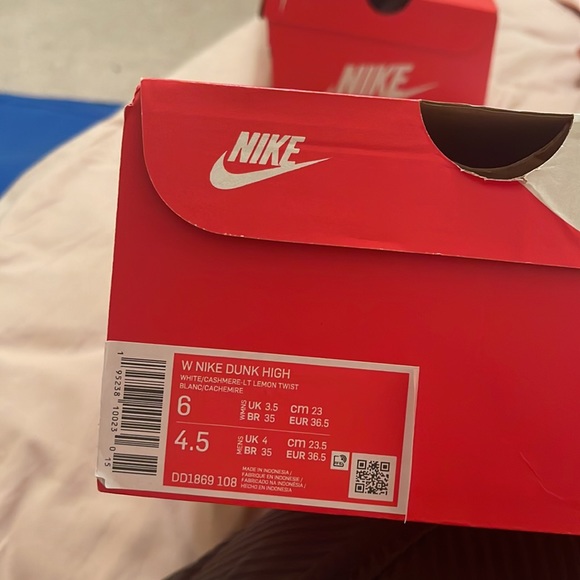 New Nike Dunk high in pastel colors. - Picture 4 of 4